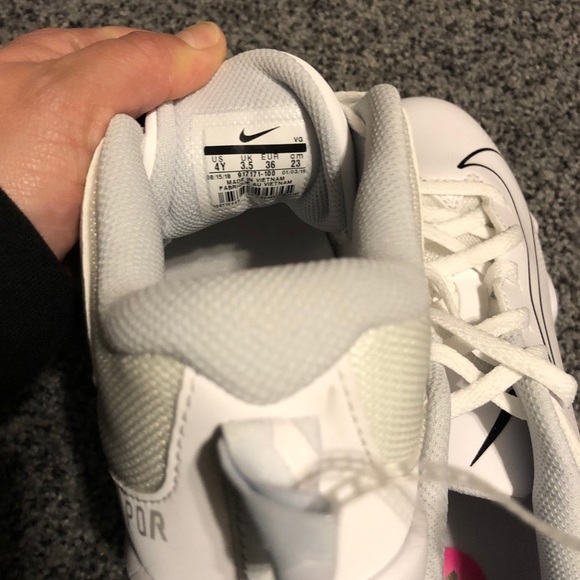 Nike Vapor Untouchable Shark 4 Big Kid Cleats - Picture 7 of 8